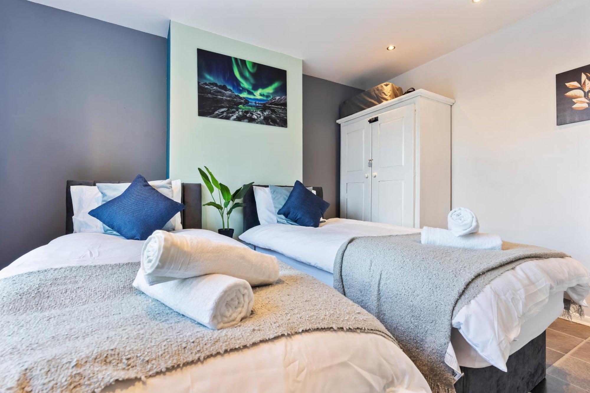 Impeccable 4-bed House In Brixton Londra